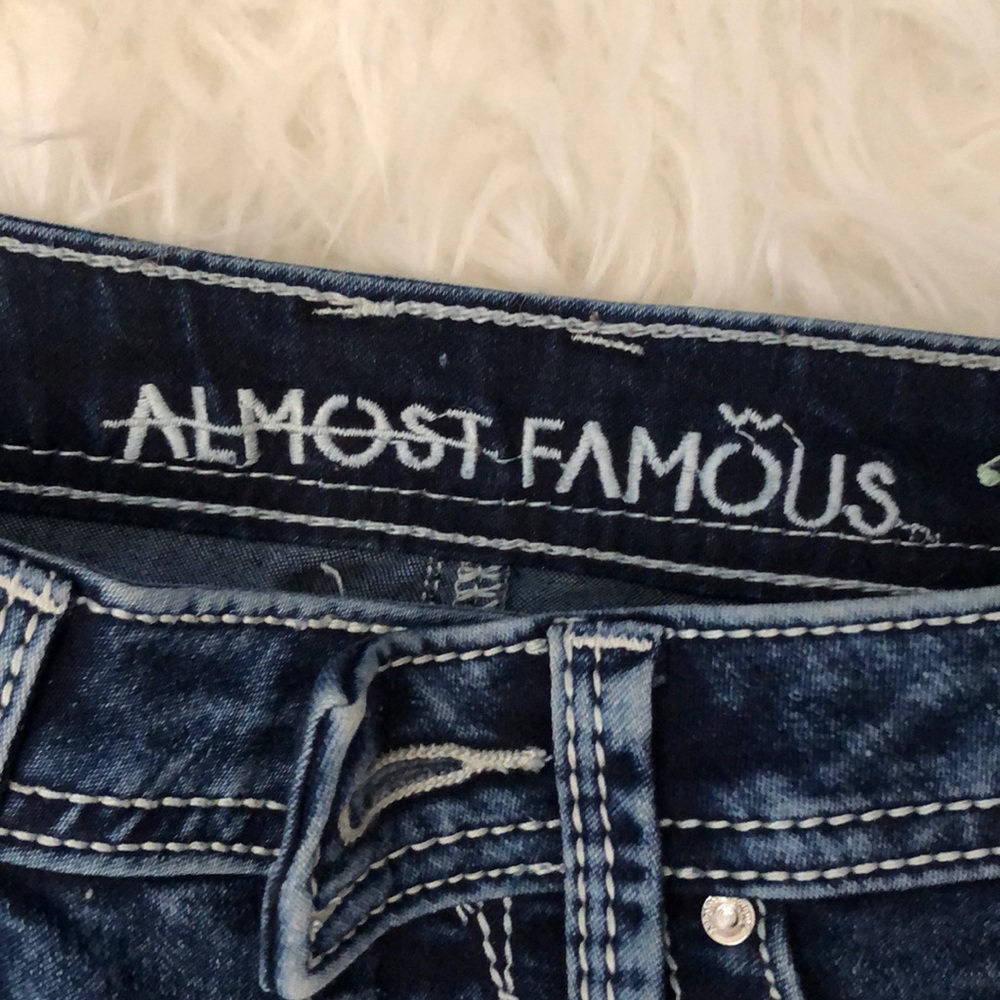 Shorts - Picture 2 of 5